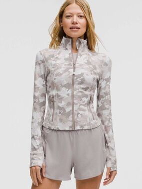 Lululemon Define Cropped Jacket Nulu
Thawed Camo Warm Ash Grey Camoflauge 8 NWT
